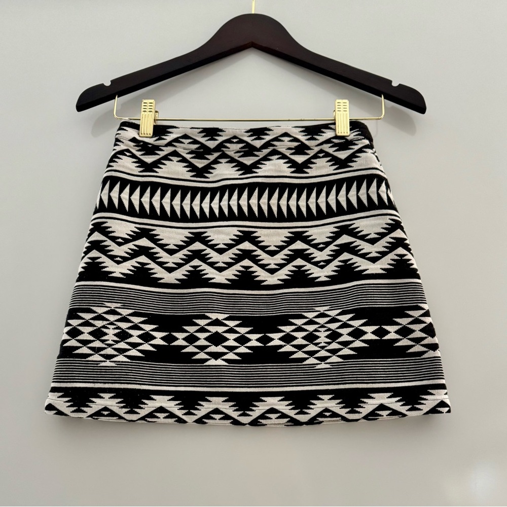 Black and White Patterned Women's Skirt